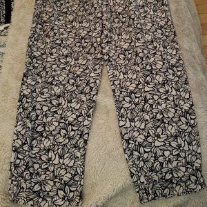 Talbots Perfect Skimmers Pants Black and White Floral Print